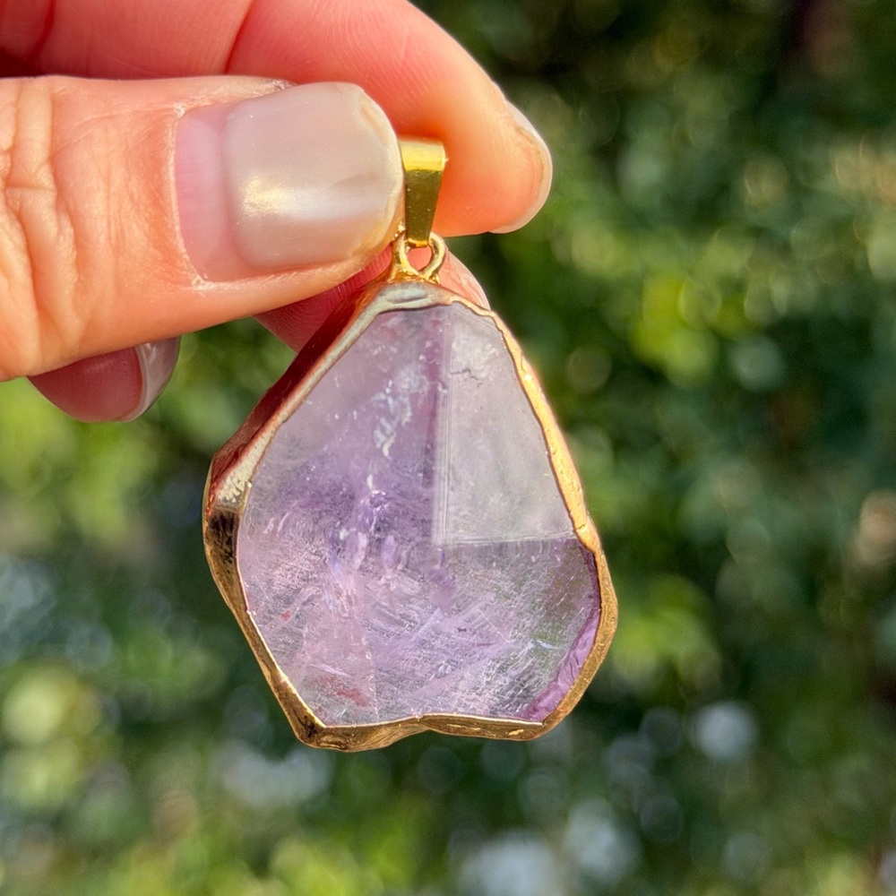 Gold plated faceted amethyst pendant 1031